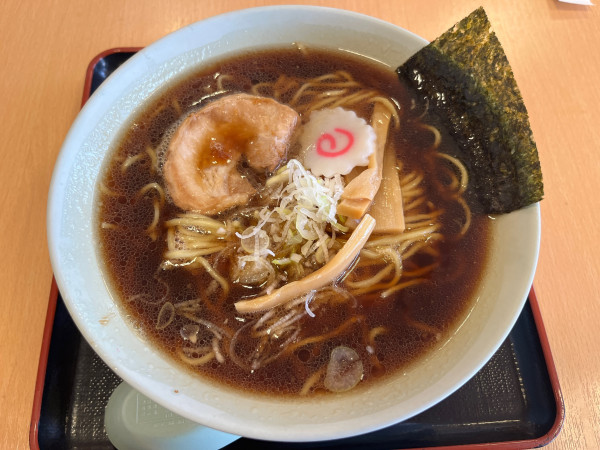 「港北ラーメン　690円」@港北食堂の写真