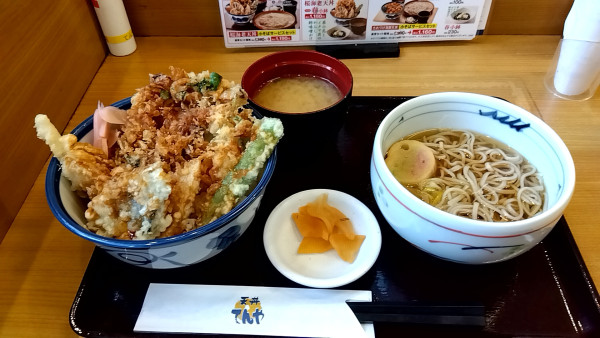 「小そば（桜海老天丼とのセット）」@天丼 てんや シァルプラット東神奈川店の写真