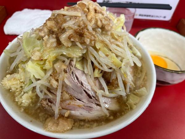 「小豚+生玉子 ¥1,100」@ラーメン二郎 神田神保町店の写真