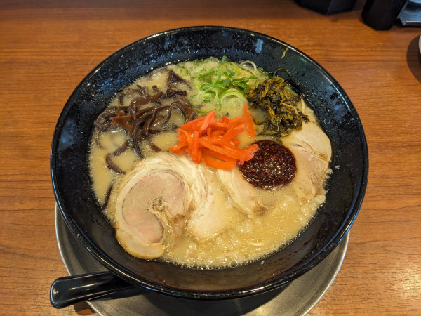「赤ダレとんこつラーメン　780円」@元祖中洲屋台ラーメン 一竜 伊勢崎宮子店の写真