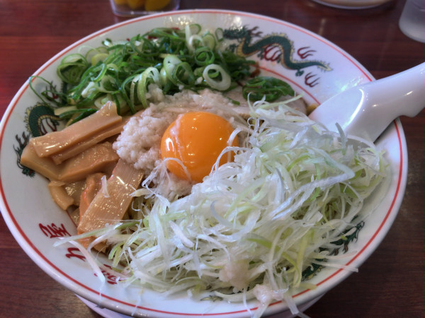 「背脂TKまぜそば（税込1045円）」@ラーメン魁力屋 足立鹿浜店の写真