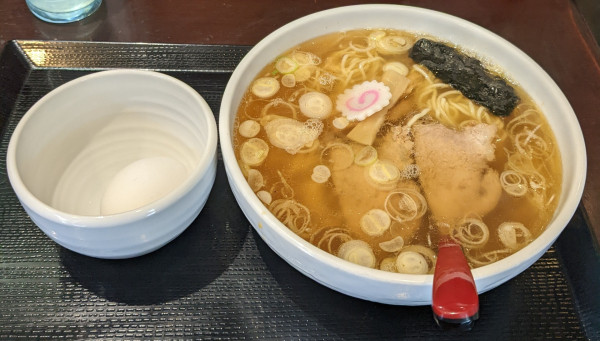 「中華蕎麦 + 生卵」@中華蕎麦 金魚の写真