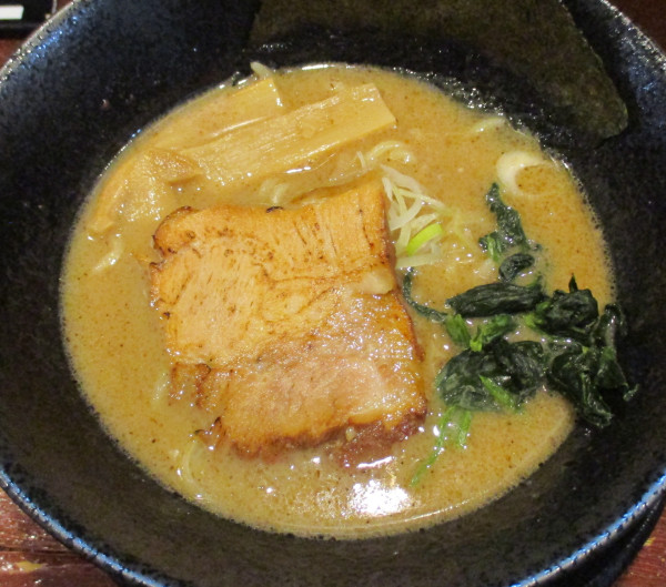 「魚介豚骨ラーメン　950円」@麺's club 酒池肉林の写真