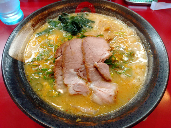 「たっぷり辛ネギ味噌らーめん　1078円」@満天家 下栗本店の写真