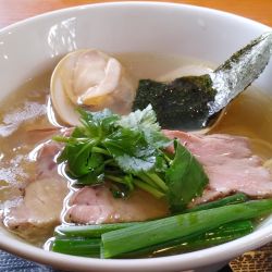 黒truffle香る鶏蛤の塩ラーメン(950円)