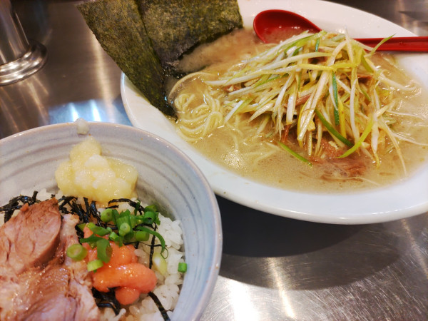 「ネギラーメン 790円（麺少なめ）（明太丼）」@ラーメンショップ 椿 牛久店の写真
