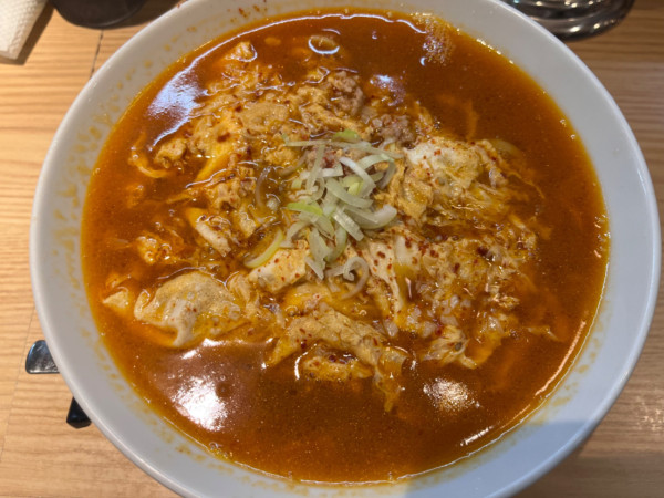 「スタミナ辛卵950円」@麺屋 辰巳の写真