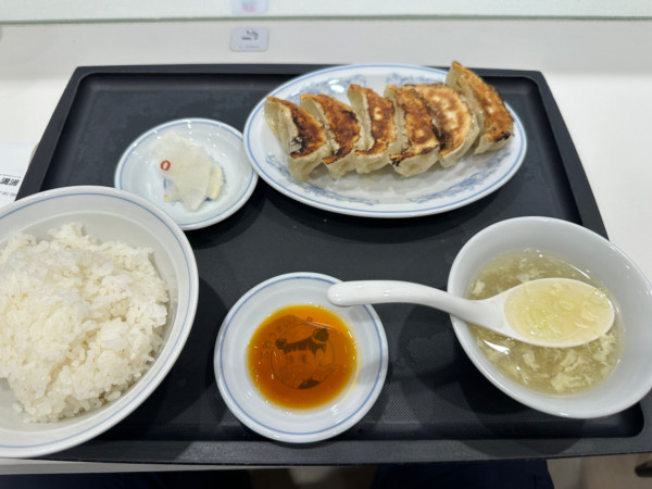 「餃子とライス（並盛）500円」@ぎょうざの満洲 イーサイト高崎店の写真