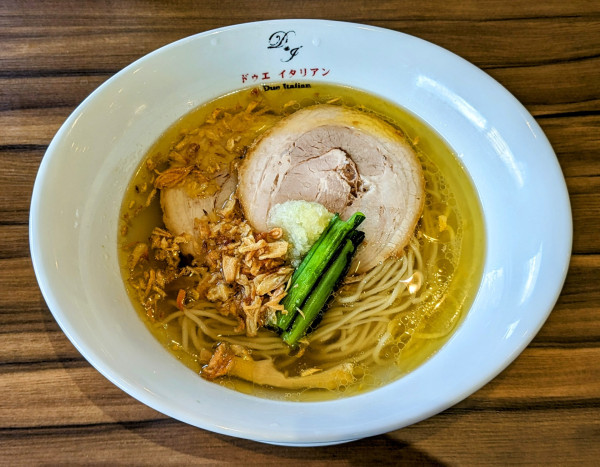 「黄金の塩らぁ麺」@黄金の塩らぁ麺 ドゥエ イタリアン 宇都宮店の写真