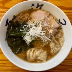 ワンタンメン+ワカメトッピング