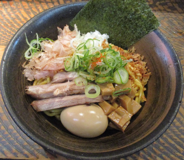 「あぶらそば（味玉つき）950円」@らーめん 瞠 恵比寿店の写真