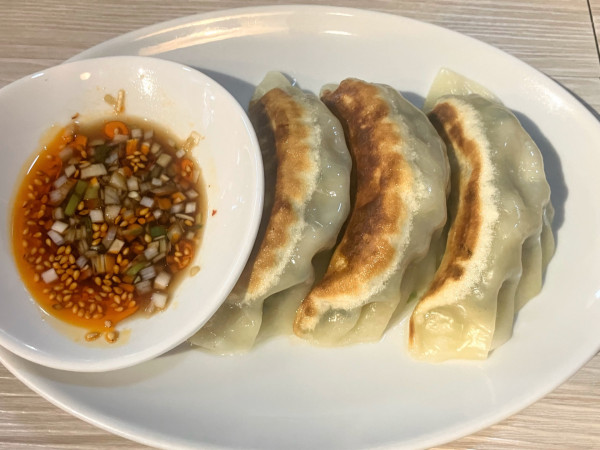 「AKIBA餃子＋半ライス330円他」@麺 AKIBAの写真