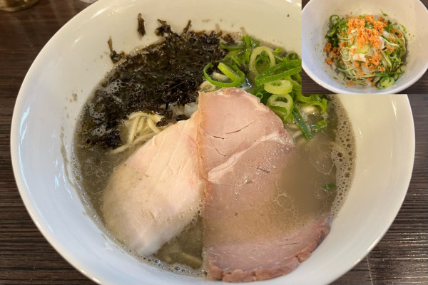 「追い煮干しそば+【限定】生海苔の和え玉」@麺や でこの写真