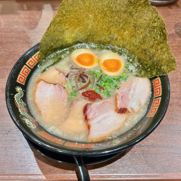 豚骨らーめんスペシャル(1380円)