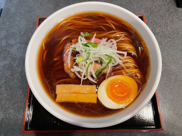 「丸鶏たまり醤油らぁ麺(¥970)」@らぁ麺 幸跳の写真