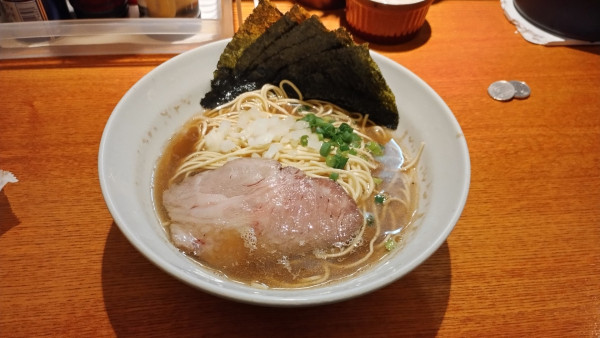 「煮干しそば醤油＋ニボ玉」@麺屋 烈の写真