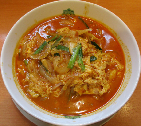 「＜期間限定＞チゲ味噌ラーメン　690円」@日高屋 大塚北口駅前店の写真