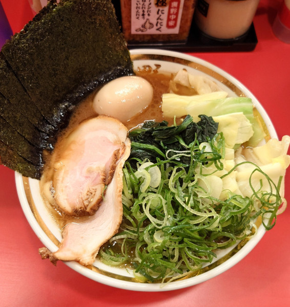 「特製ラーメン(1200円)」@横濱ラーメン 裏野中家 西川口店の写真