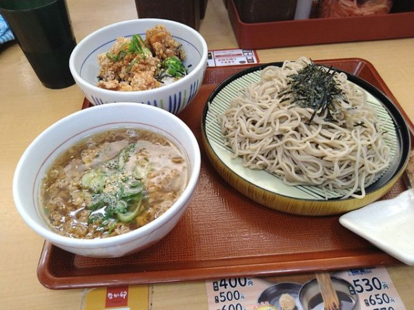 「牛肉たっぷりつけそば」@なか卯 京都八条口店の写真