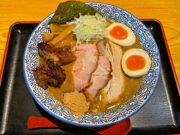 「特製ラーメン」@つくば麺屋こうじの写真