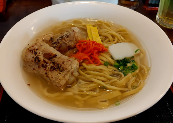 「あぶり軟骨ソーキそば（1,000円）、大盛（100円）」@沖縄そば かふーがーでんの写真