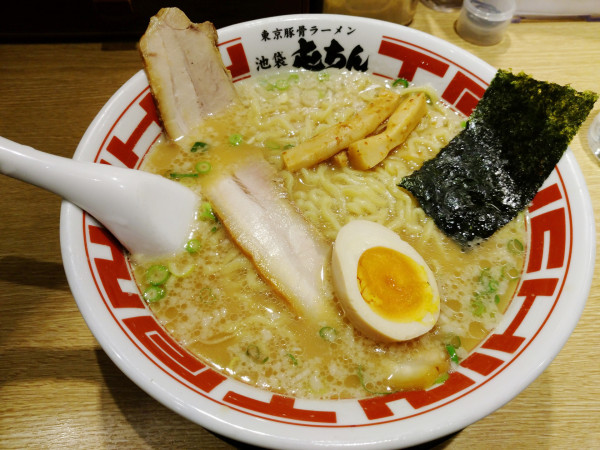 「東京豚骨ラーメン（850円）＋大盛り（無料）」@屯ちん 川崎店の写真