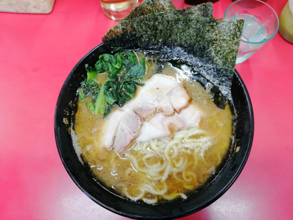 「中盛ラーメン」@ラーメン杉田家の写真