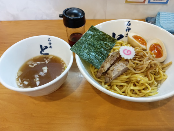 「油そば+味玉（¥900+ポイントカードサービス)」@石神井とらの写真