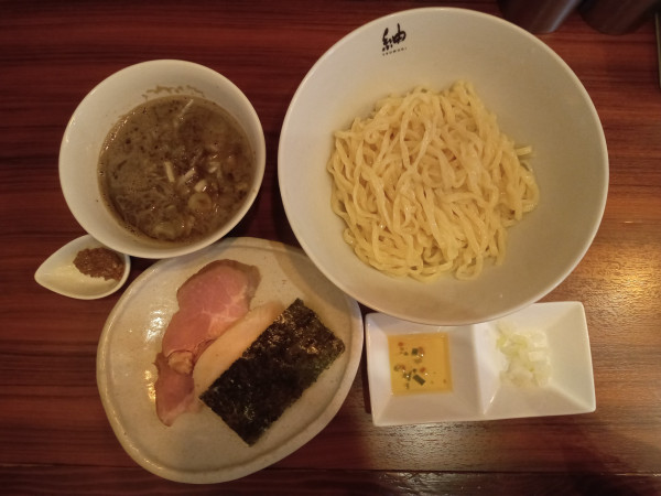 「【限定】濃厚イカ煮干しとホタルイカのつけ麺」@紬生の写真