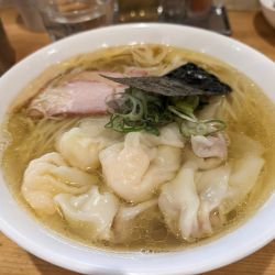 特製ワンタン麺白だし　麺大盛