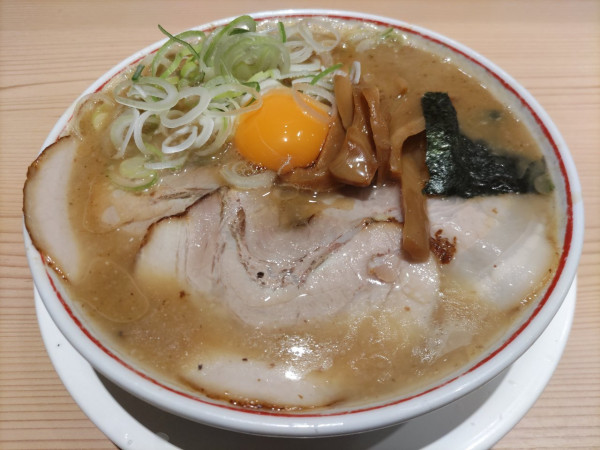 「濃厚とろりそば+卵黄」@東京煮干し らーめん 玉 東京駅店の写真