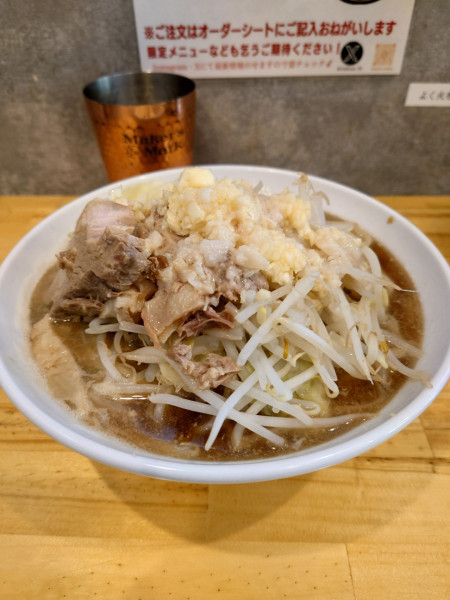 「豚ラーメン(400g)  野菜  ニンニク  アブラ」@時は豚なりの写真