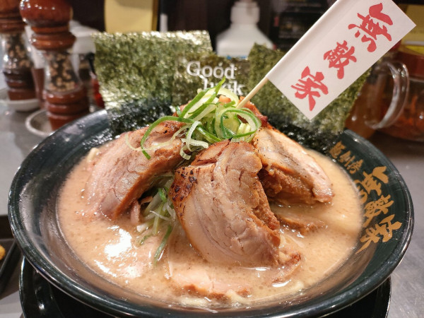 「1ポンド・ドカ盛りちゃうしゅう麺」@麺創房 無敵家の写真