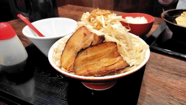「角ふじラーメン中盛り＋もやし増しW」@神勝軒 下永谷店の写真