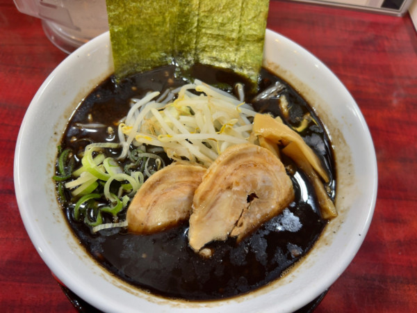 「炎上焦がし醤油麺」@焦がしらーめん 麺屋 誠の写真