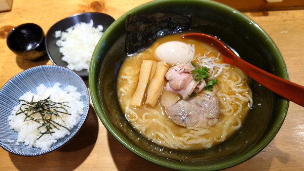 「焼きあご塩ラーメン お茶漬けセット」@焼きあご塩らー麺 たかはし 上野店の写真