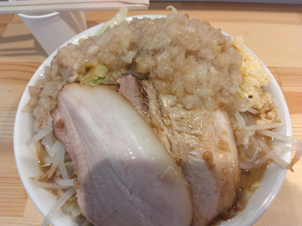 「ラーメン990円ヤサイニンニクアブラ」@ラーメン荘ヤマロク 五橋連坊店の写真