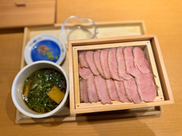 「春限定 鴨と山椒のつけ麺1500円＋鴨増し🦆300円」@麦の夜明けの写真
