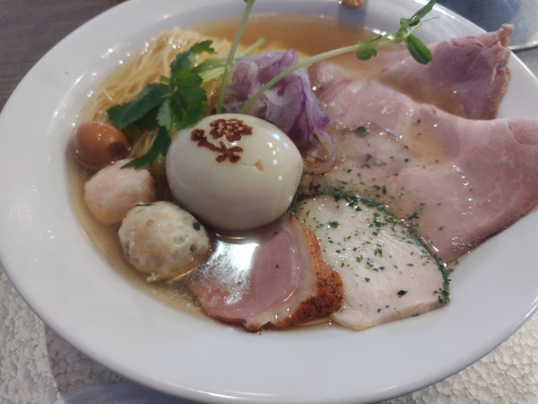 「支那そば(塩)味玉トッピング」@支那蕎麦 大丸の写真