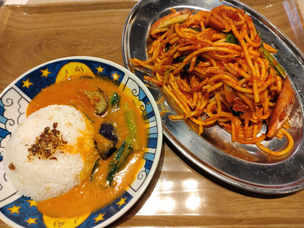 「（選べるセット）Ｃ ミニトマトカレー　＋２５０円　※」@太陽のトマト麺 晴海トリトン店の写真