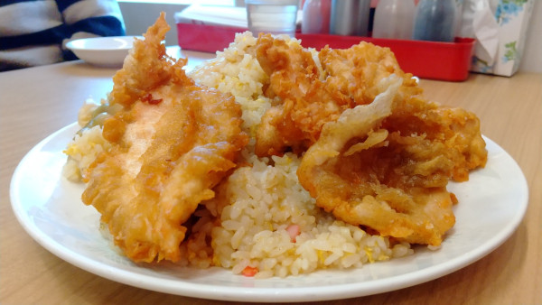 「#チキンチャーハン #大盛 #1067円 #275円」@ラーメン中華食堂 新世 出来野店の写真