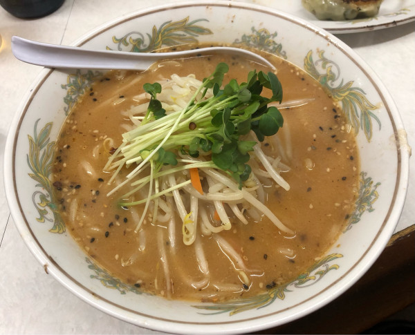 「味噌ラーメン＋餃子＋瓶ビール」@くるまやラーメン 伊東店の写真