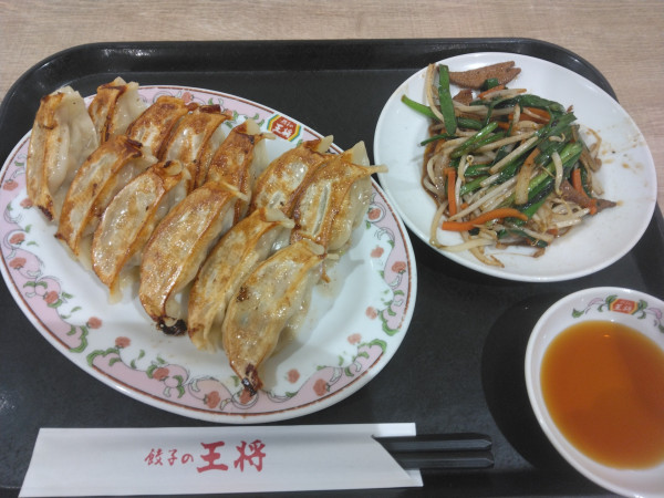 「餃子2人前638円(クーポンで1人前無料319円)」@餃子の王将 イオン仙台店の写真