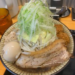 優勝軒黒醤油(味玉)にんにく背脂