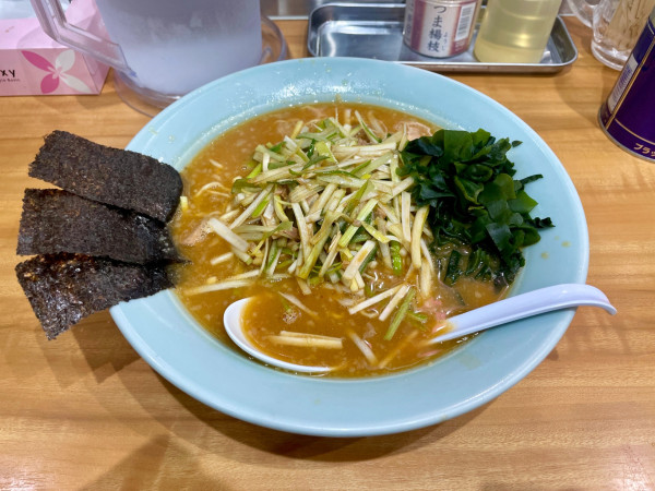「サッポロ赤星 ＋ キムチ → ネギラーメン みそ変更」@ラーメン関口の写真