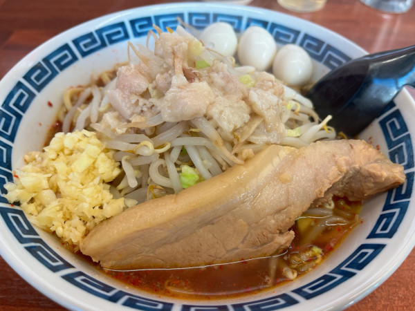 「旨辛豚そば＋うずら」@激辛ラーメン専門店 レッチリ 土浦本店の写真