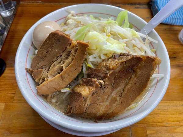「ラーメン並・豚２枚」@ラーメン 龍郎の写真