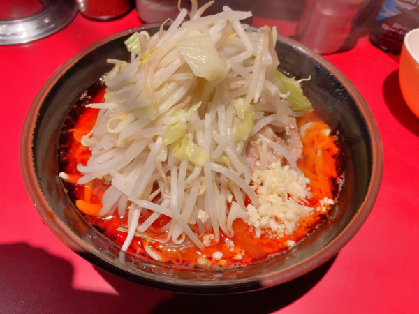 「赤いラーメン」@ラーメン二郎 荻窪店の写真