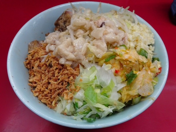 「小ラーメン（890円）＋ねぎ汁なし　ニンニクアブラ灼熱」@ラーメン二郎 中山駅前店の写真
