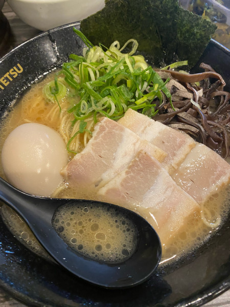 「醤油豚骨」@極み豚骨ラーメン 虎徹の写真